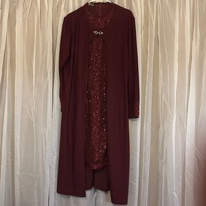 An elegant evening woman suit for special occasions. Never been worn before.